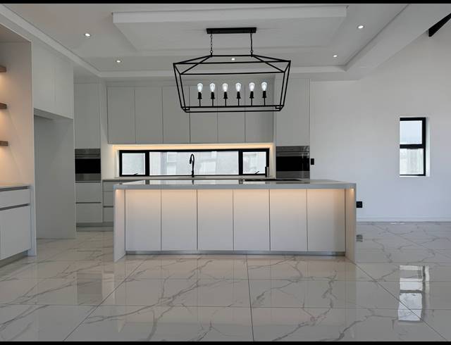3 BEDROOM HOUSE FOR SALE IN SANDOWN